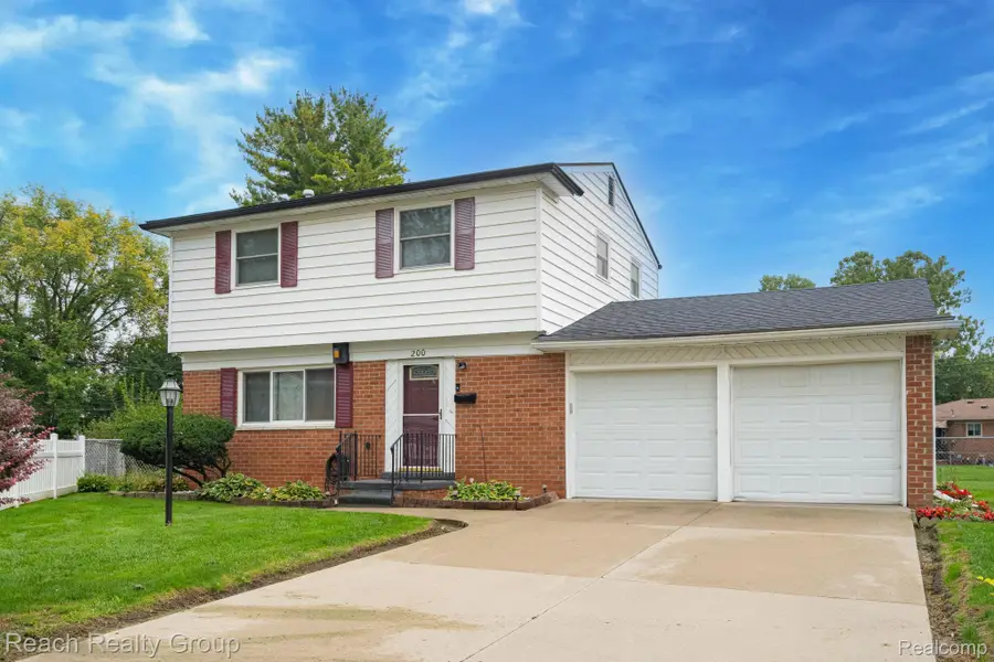 200 Clinton River Court E, Mount Clemens, MI 48043 - #2