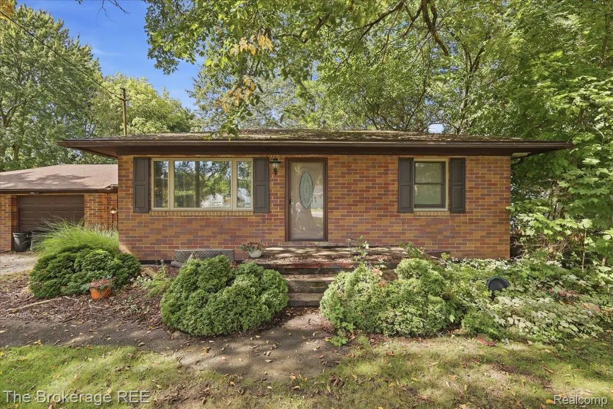 1424 S Belsay Road, Burton, MI 48509 - #1
