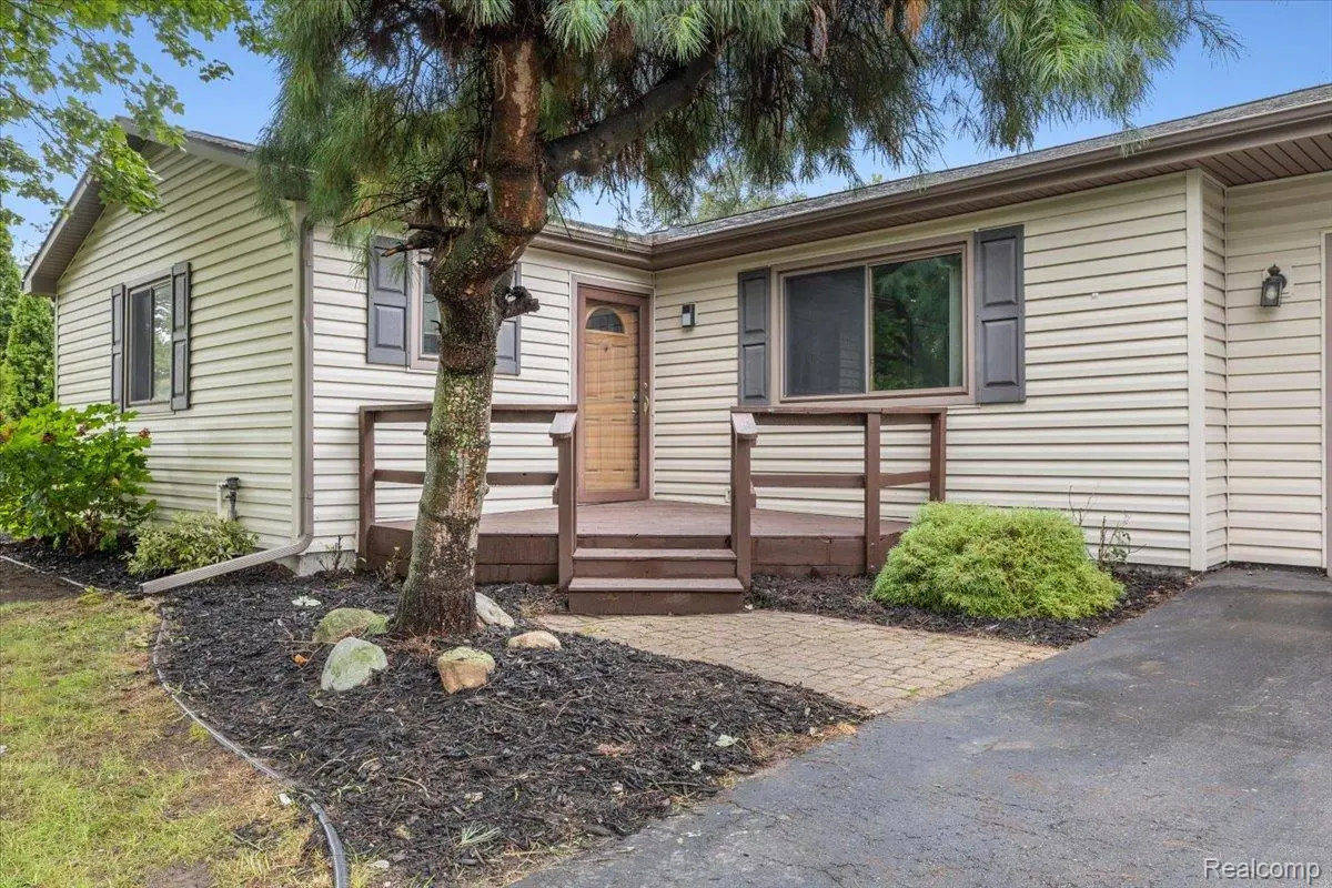 6412 Wildflower Lane, Brighton, MI 48116 - #1