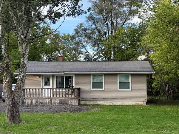 5489 Avis Drive, Burton, MI 48519