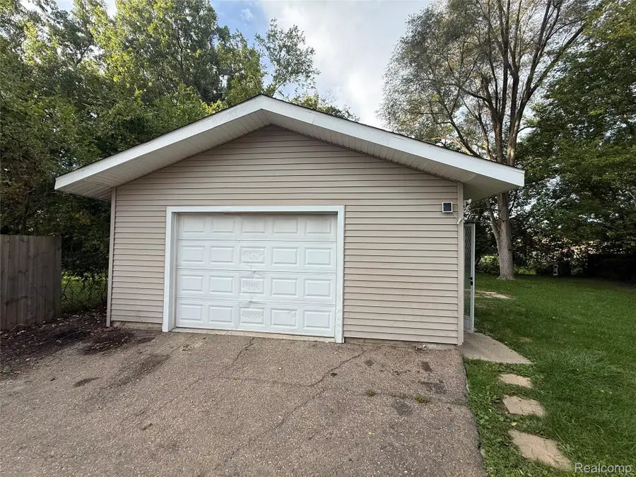 5489 Avis Drive, Burton, MI 48519 - #2
