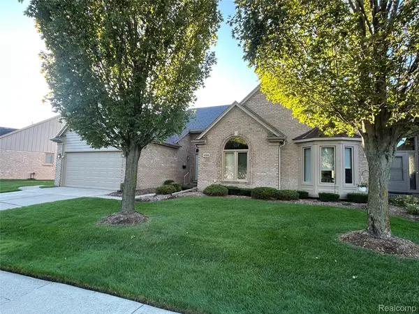45598 Delmar Drive #129, Macomb, MI 48044