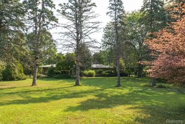 575 S Hemlock Road, Hemlock, MI 48626 - #1