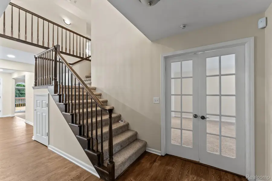 670 S Oxford Road, Grosse Pointe Woods, MI 48236 - #3