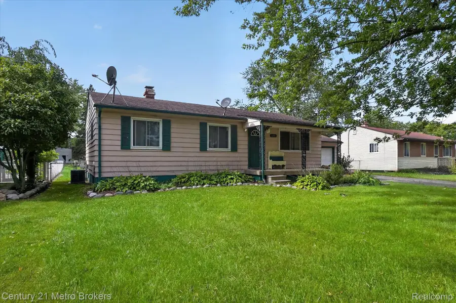4188 Carmanwood Drive, Flint, MI 48507 - #2