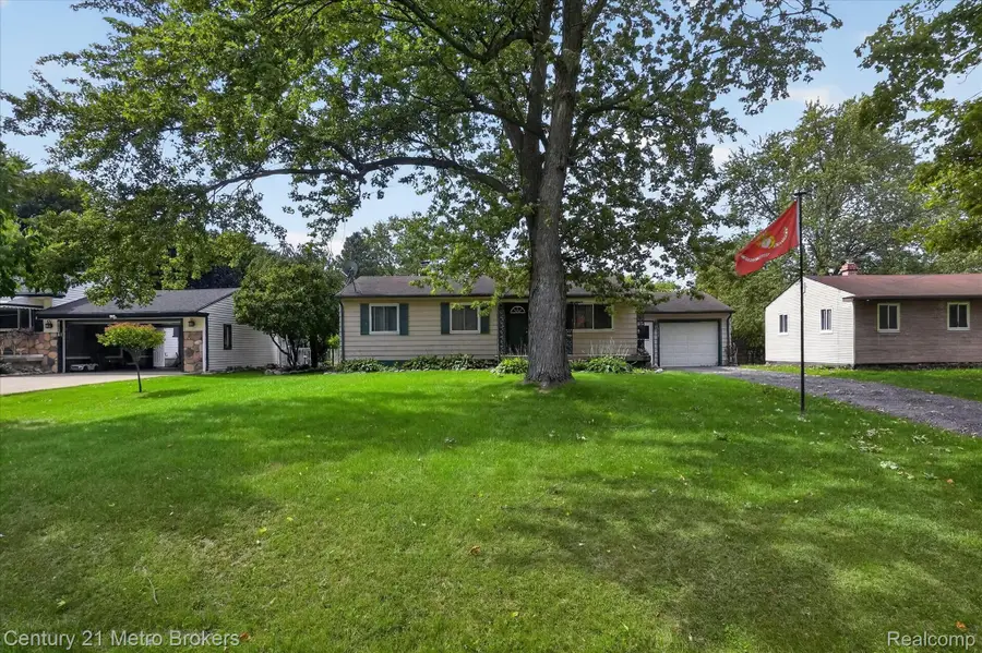 4188 Carmanwood Drive, Flint, MI 48507 - #3