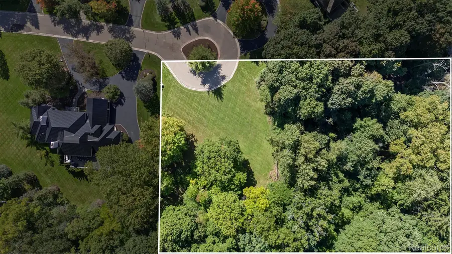 42 Beresford Court, Bloomfield Hills, MI 48304 - #2