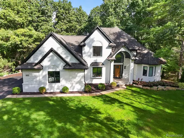 10073 Silver Lake Road, Brighton, MI 48116