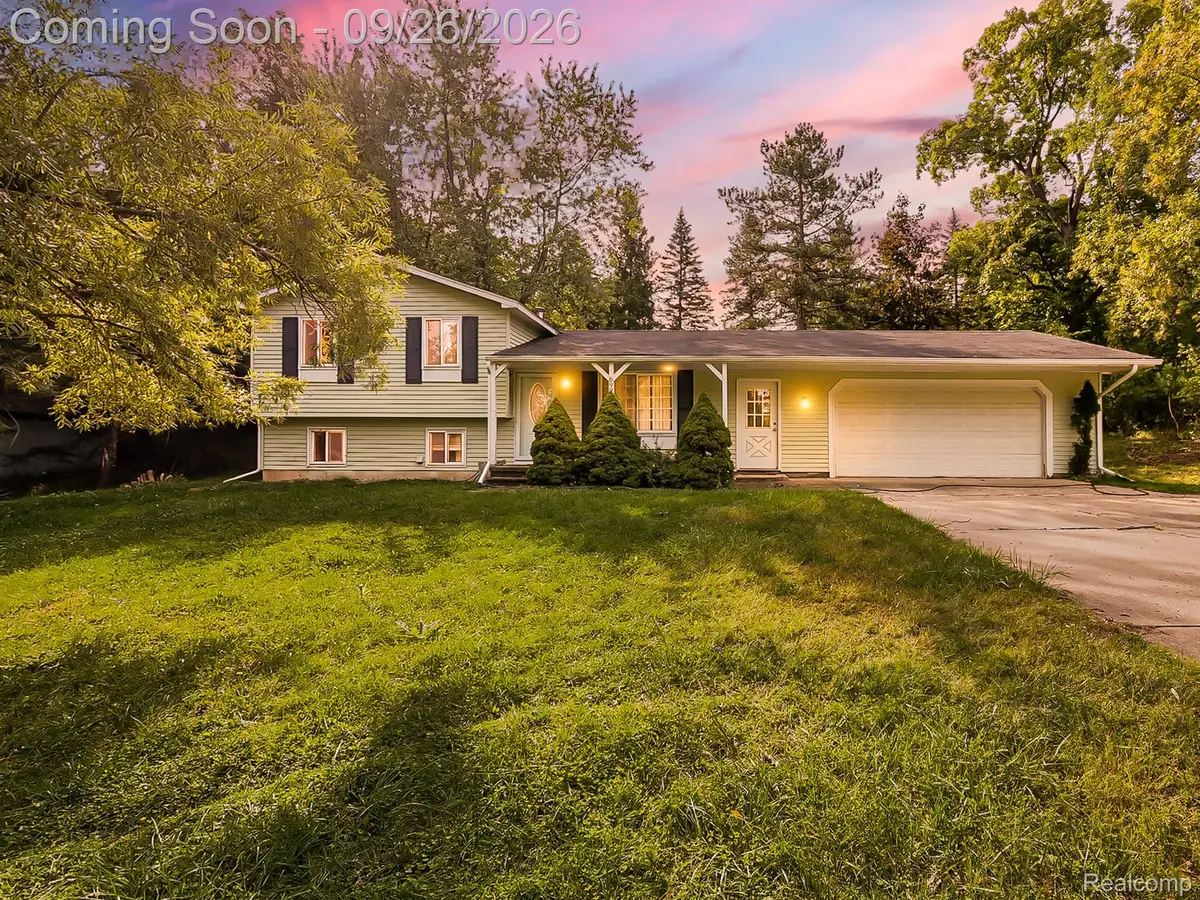 6995 Leytonstone Boulevard, West Bloomfield, MI 48322 - #1