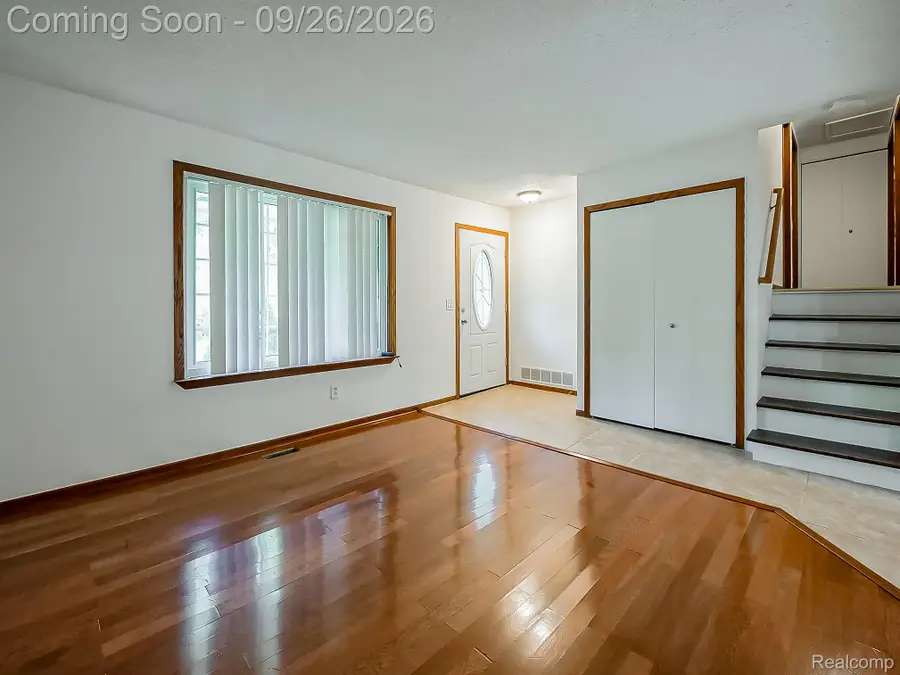 6995 Leytonstone Boulevard, West Bloomfield, MI 48322 - #2