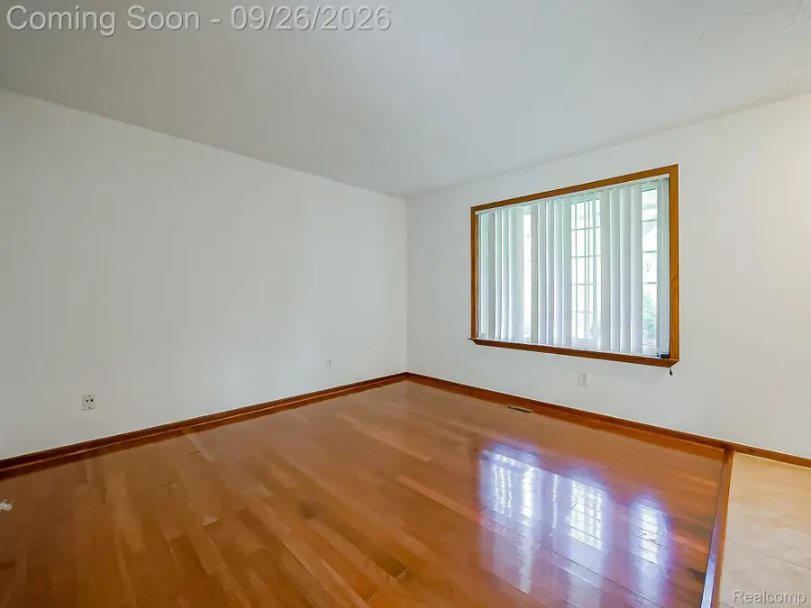 6995 Leytonstone Boulevard, West Bloomfield, MI 48322 - #3