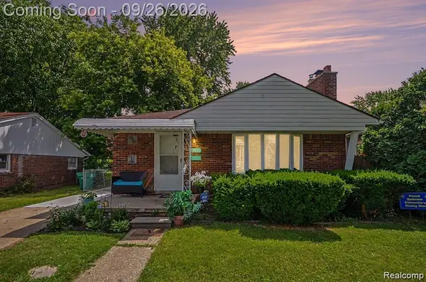 23116 Beechwood Avenue, Eastpointe, MI 48021