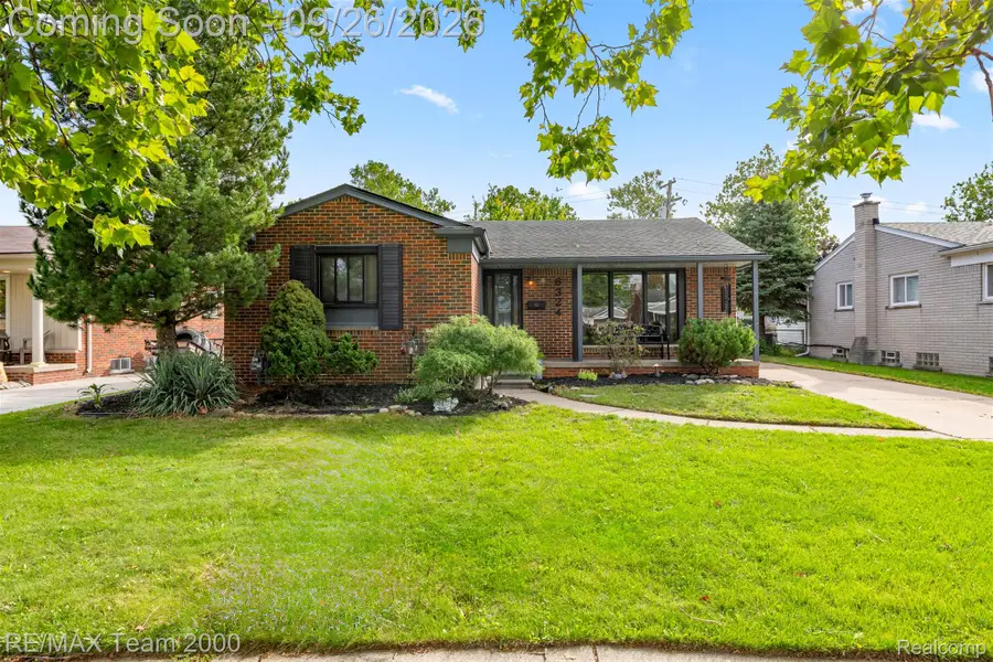 6324 Cambourne Road, Dearborn Heights, MI 48127 - #2