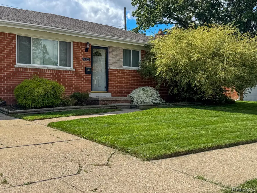 23342 Shoreview Street, Saint Clair Shores, MI 48082 - #3