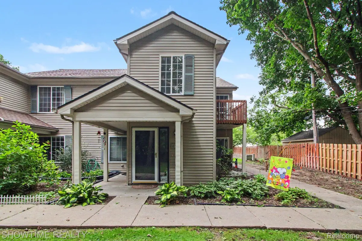 853 Saybrook Drive, Waterford, MI 48327 - #1