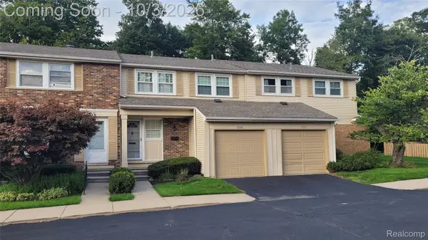 5288 Breeze Hill Place, Troy, MI 48098