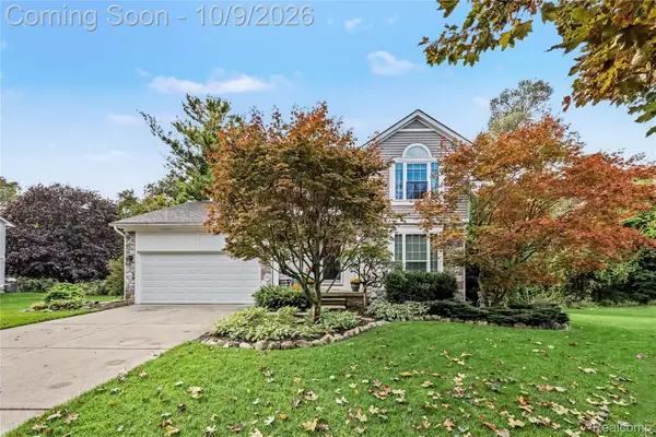 6113 Lake Waldon Drive, Clarkston, MI 48346