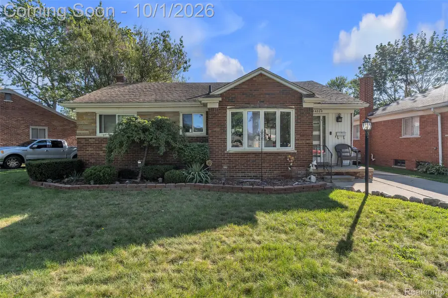 24804 Ridgecroft Avenue, Eastpointe, MI 48021 - #3