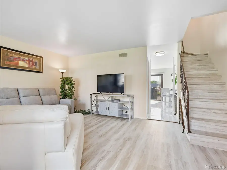 20937 Sherman Avenue, Southfield, MI 48033 - #2