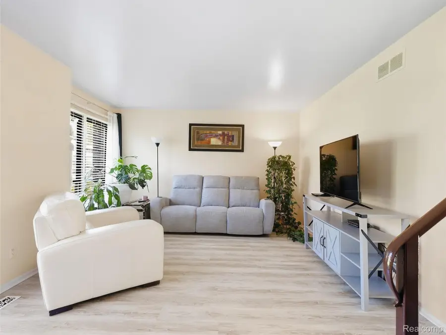 20937 Sherman Avenue, Southfield, MI 48033 - #3