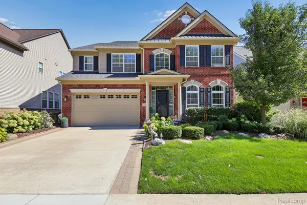 4960 W Stonegate Circle W, LakeOrion, MI 48359