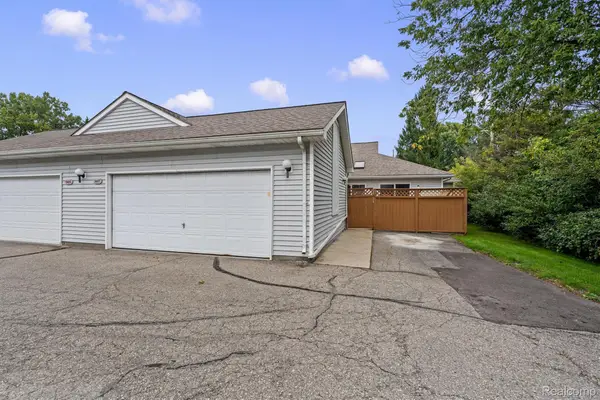 9487 Marina Drive, WhiteLake, MI 48386