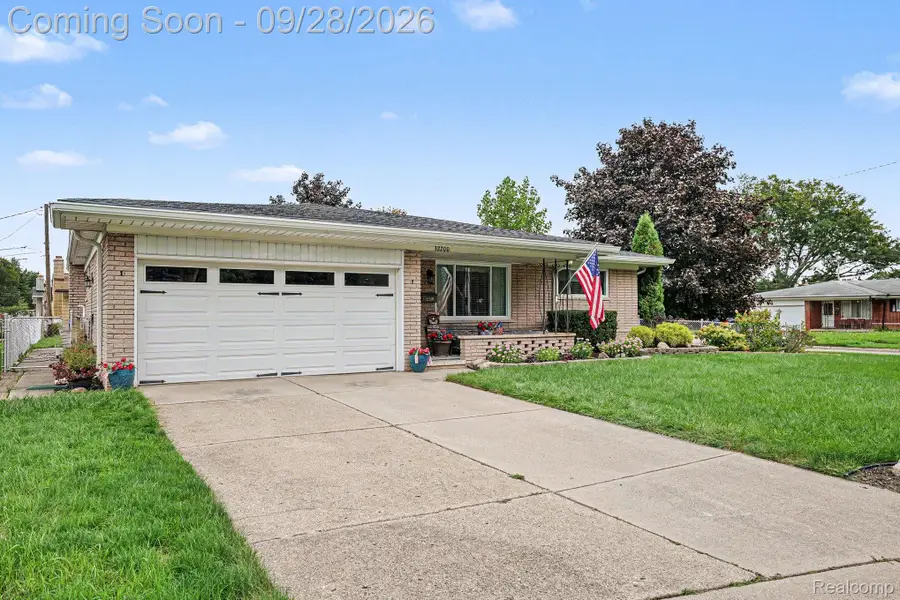 32200 Whitley Circle, Warren, MI 48088 - #2