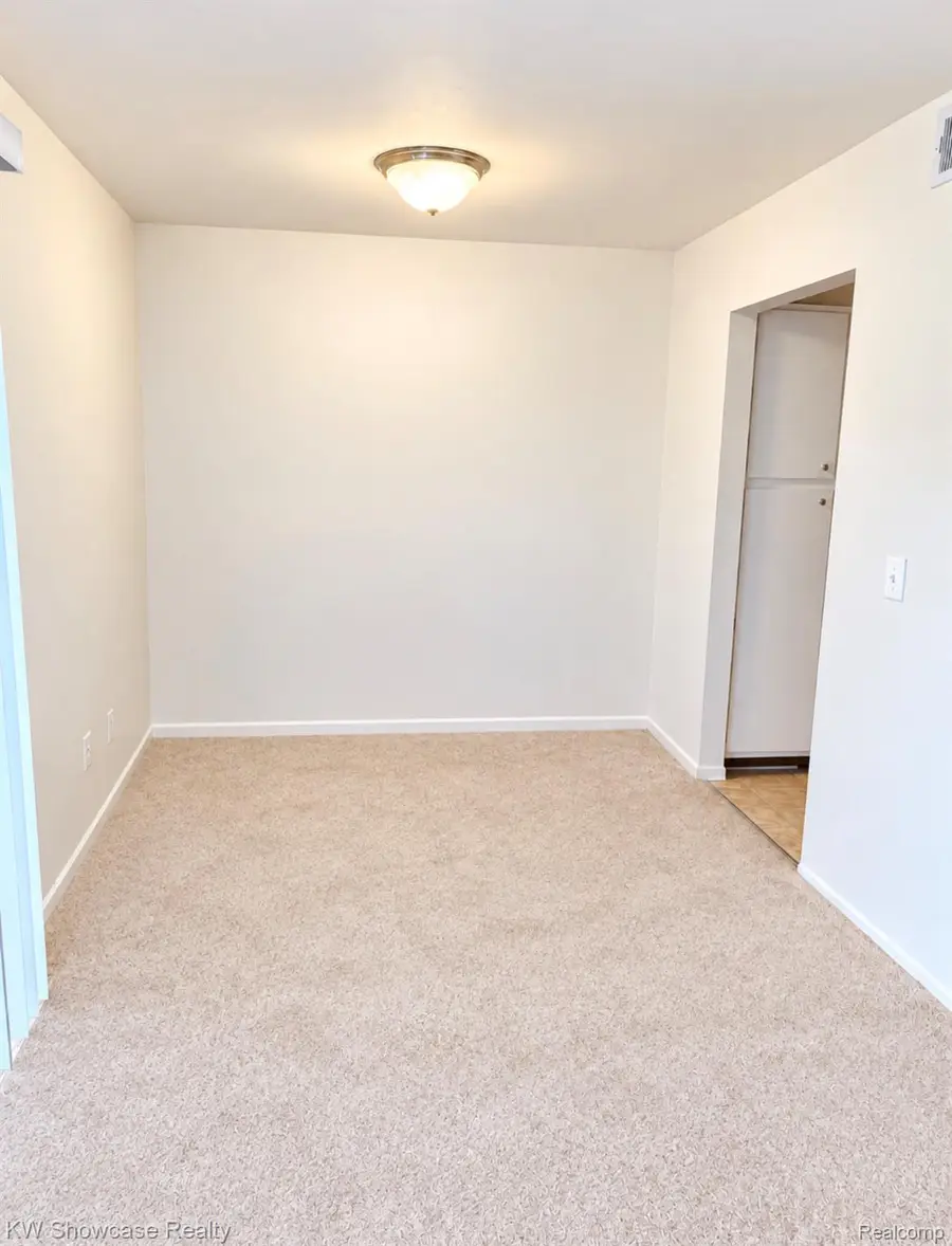 30028 W 12 Mile Road #32, Farmington Hills, MI 48334 - #3