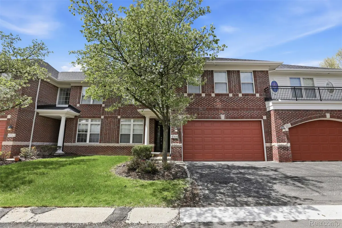 4368 Gateway Circle, West Bloomfield, MI 48322 - #1
