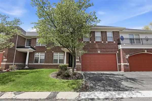 4368 Gateway Circle, WestBloomfield, MI 48322
