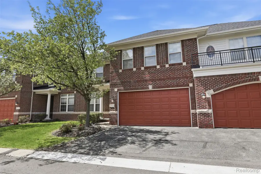 4368 Gateway Circle, West Bloomfield, MI 48322 - #2