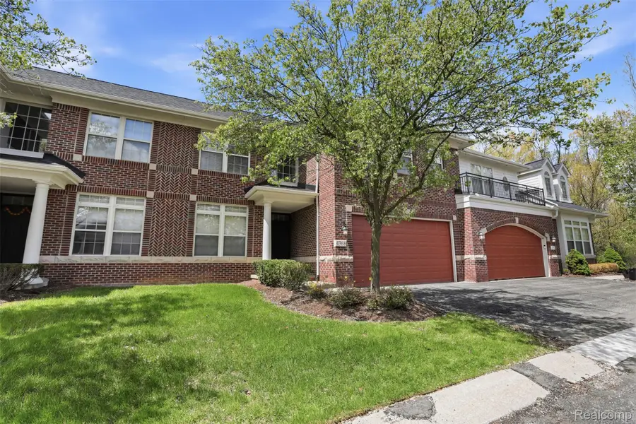 4368 Gateway Circle, West Bloomfield, MI 48322 - #3