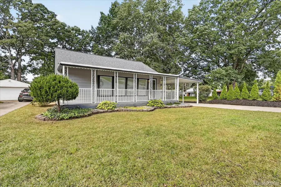 137 N Parent Street, Westland, MI 48185 - #2
