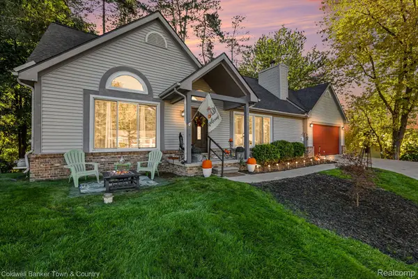 10802 Charring Cross Circle, WhitmoreLake, MI 48189