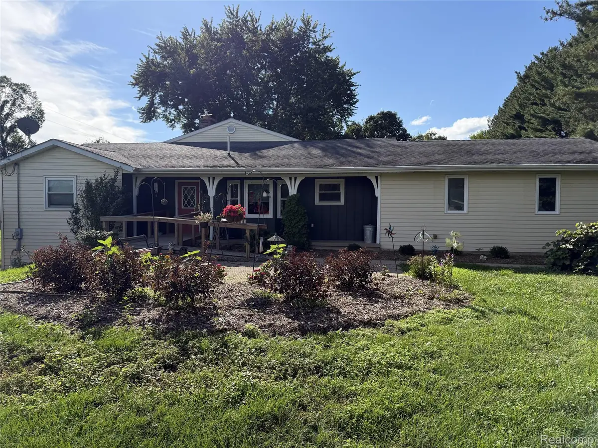 10785 Burlingame Avenue Sw, Byron, MI 49315 - #1