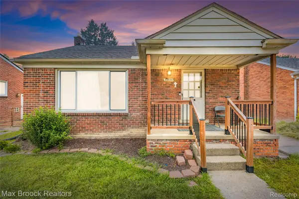 23531 Scotia Road, OakPark, MI 48237