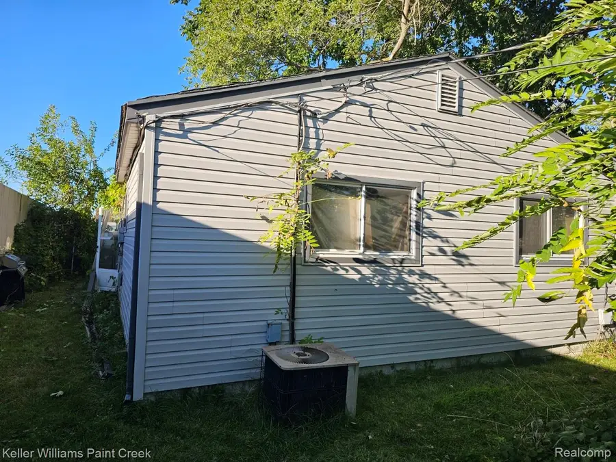 11204 Fisher Avenue, Warren, MI 48089 - #2