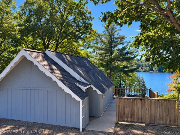 9039 Clam Lake Road, Bellaire, MI 49615
