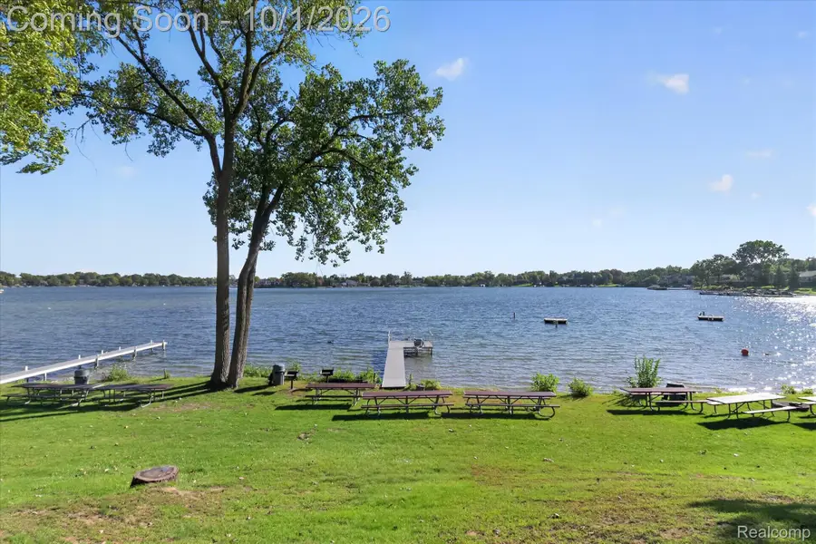 4035 Iverness Lane, West Bloomfield, MI 48323 - #2