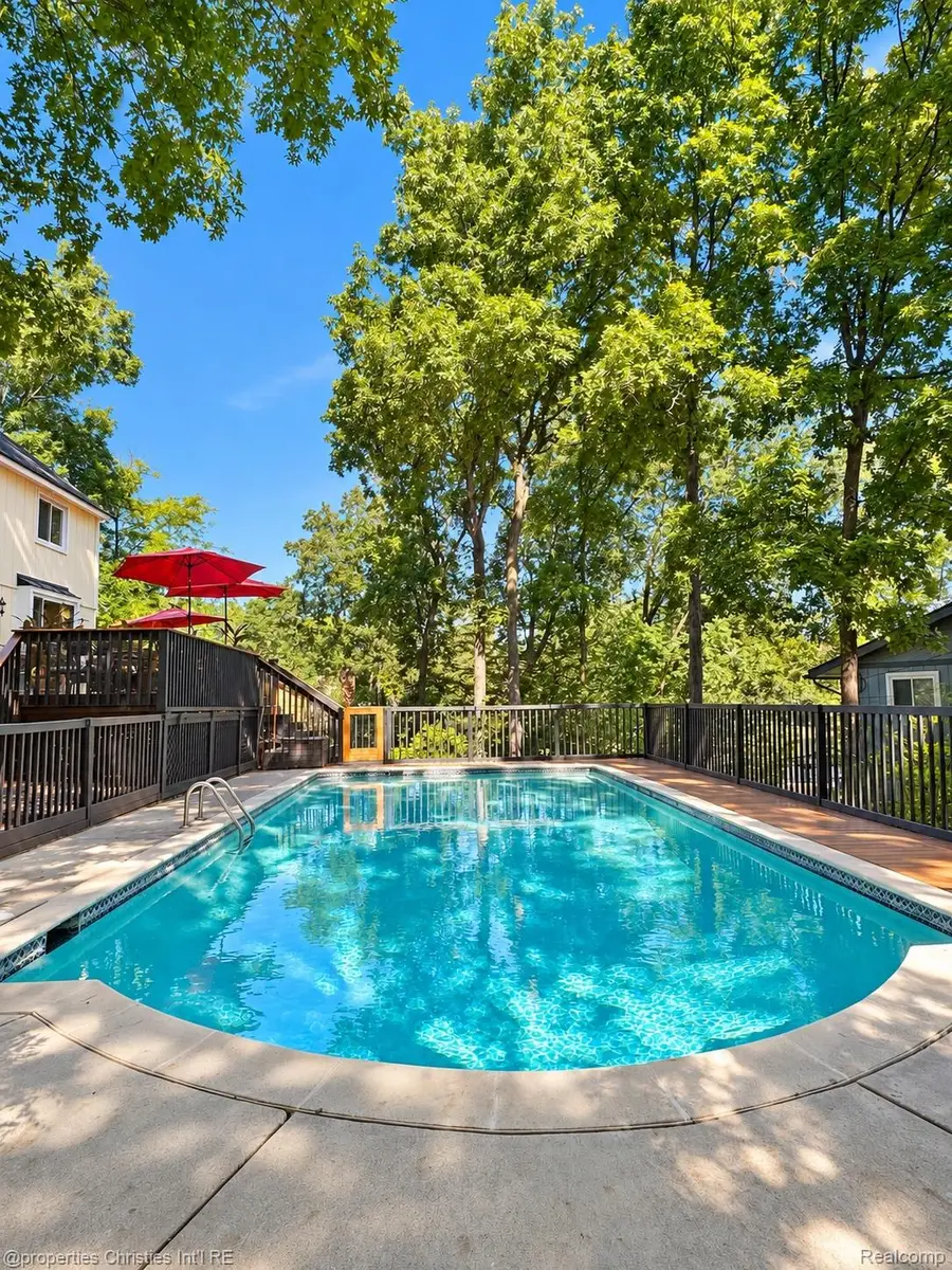 4602 Curtis Lane, Clarkston, MI 48346 - #3
