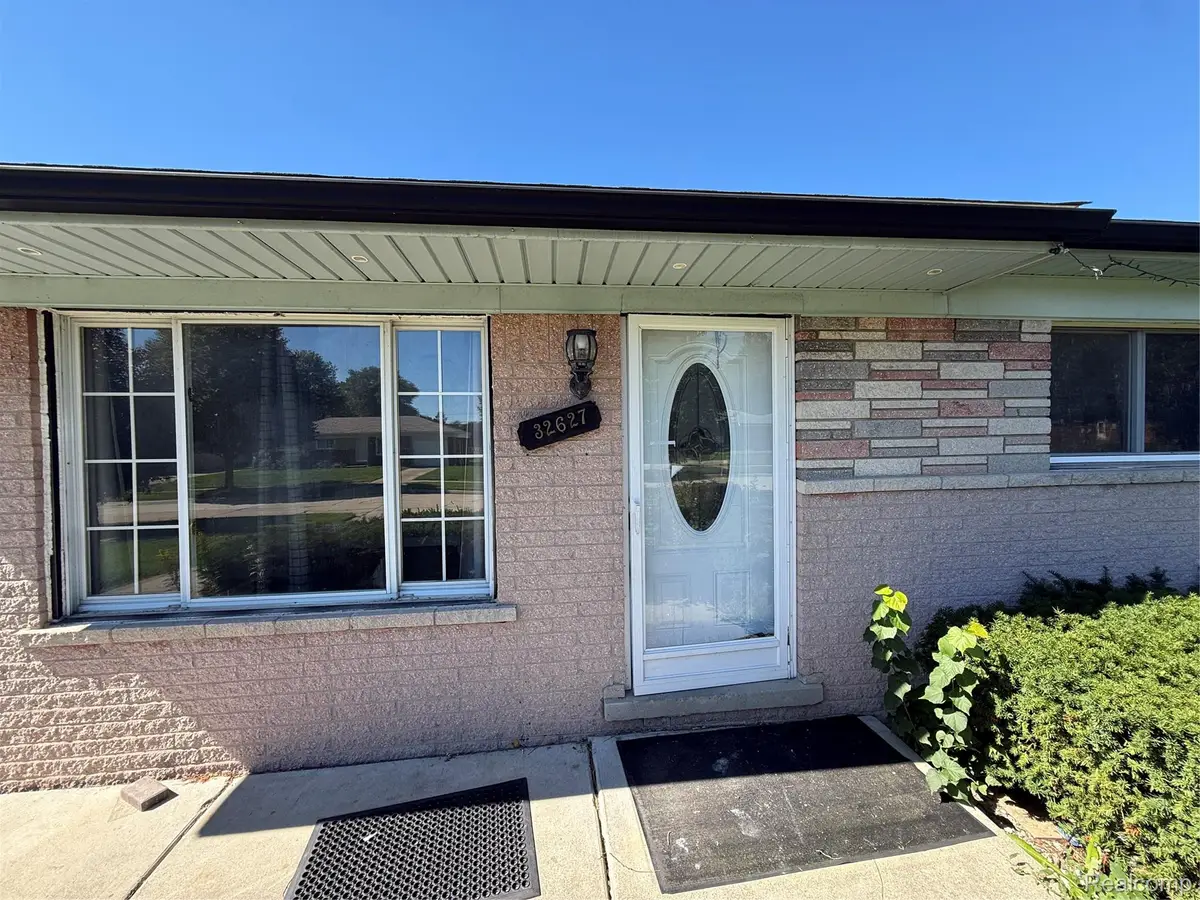 32627 Wauketa Drive, Warren, MI 48092 - #1