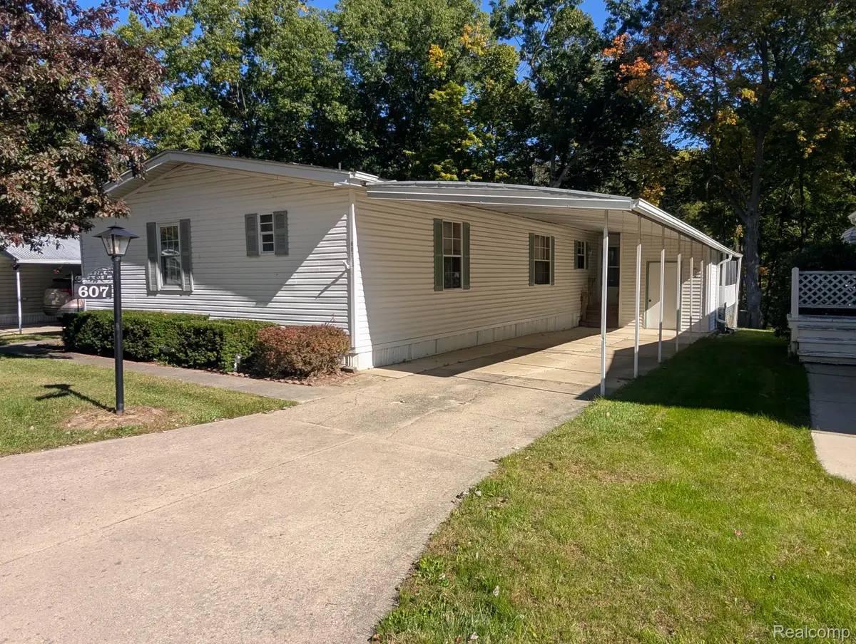 607 Park View, Clio, MI 48420 - #1