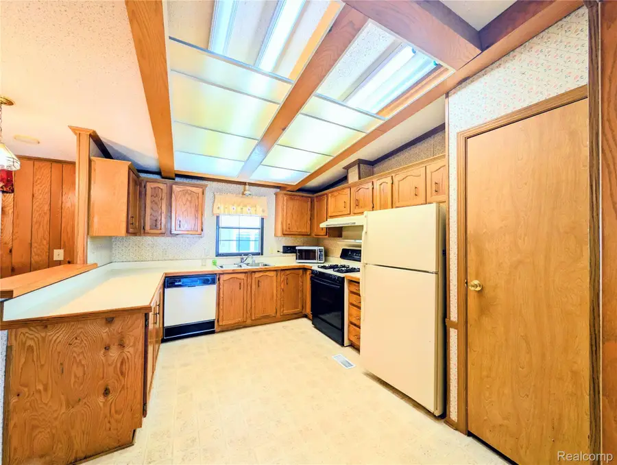 607 Park View, Clio, MI 48420 - #3