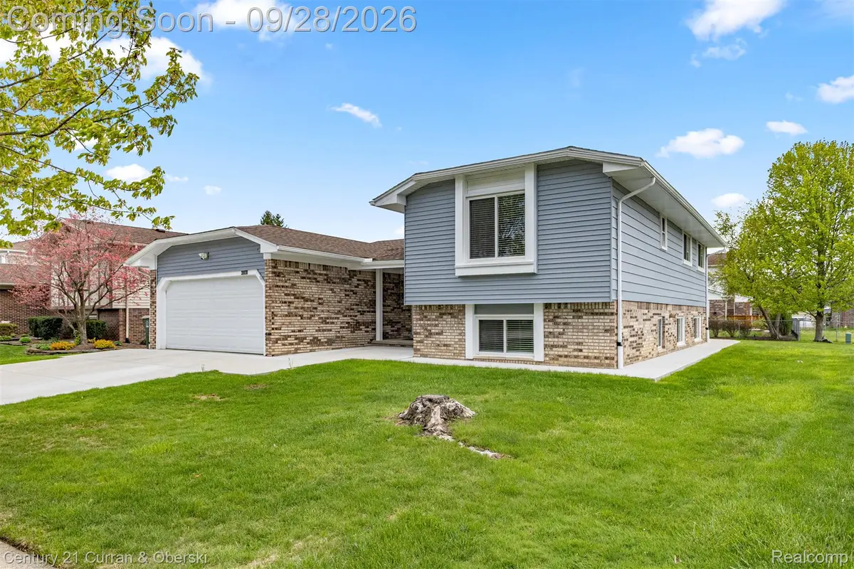 45561 Edgewood Court, Canton, MI 48187 - #1