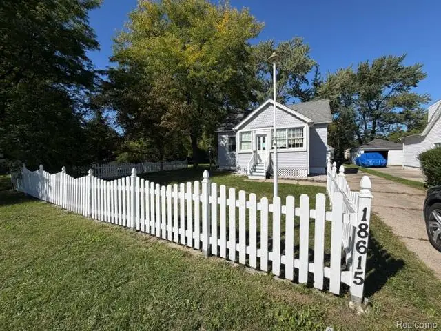 18615 Martin Road, Roseville, MI 48066 - #3