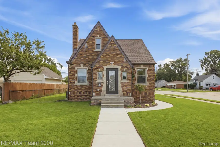 5808 Merriman Road, Garden City, MI 48135 - #2