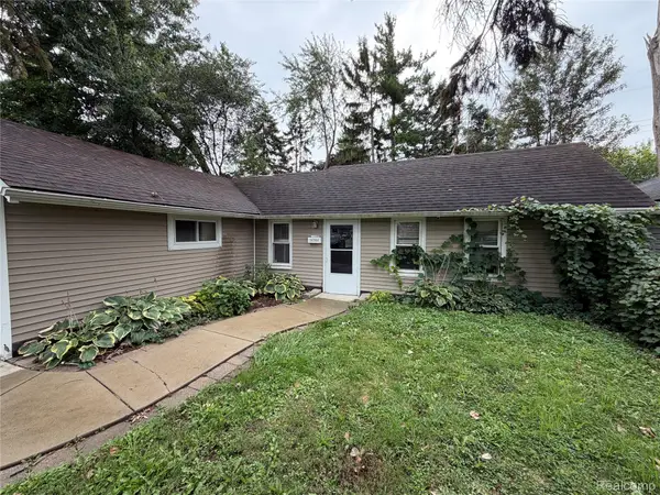 16304 E 10 Mile Road, Eastpointe, MI 48021