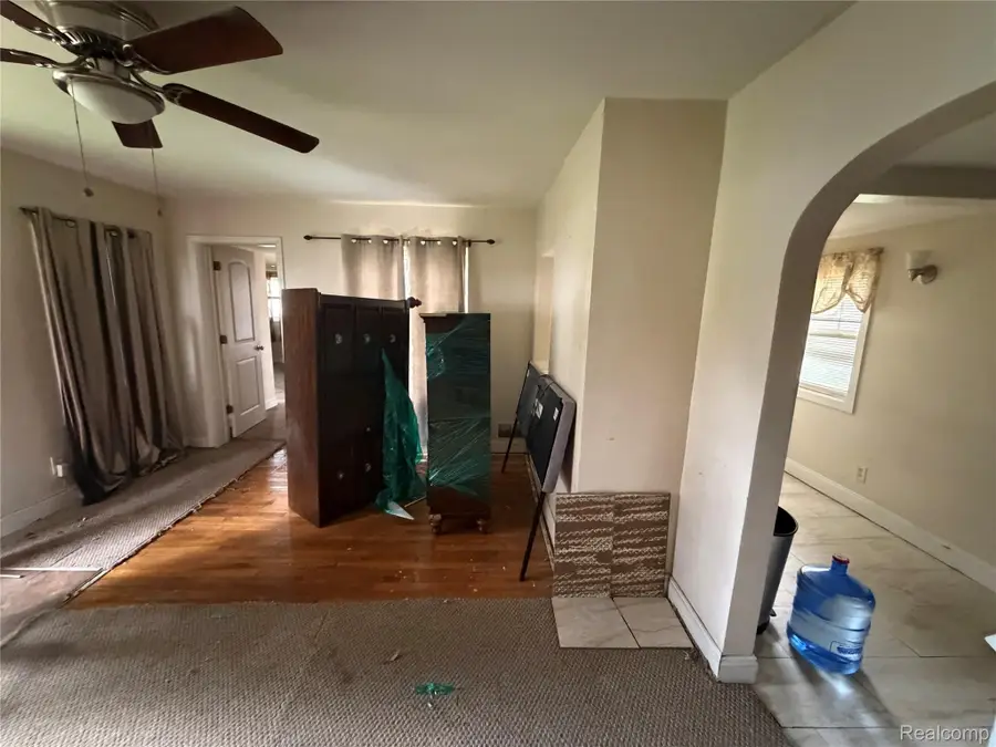 16304 E 10 Mile Road, Eastpointe, MI 48021 - #2