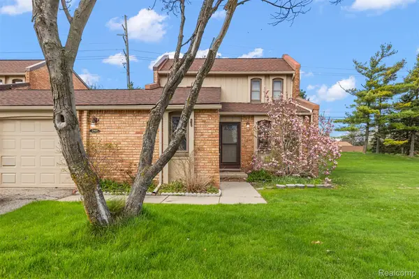 2905 Moon Lake Drive, WestBloomfield, MI 48323