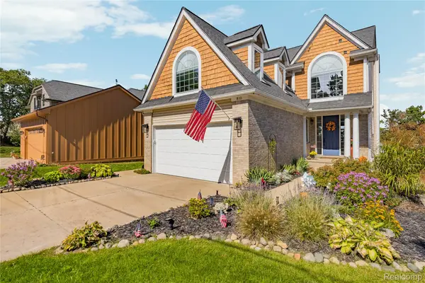 810 Wolverine Drive, WolverineLake, MI 48390